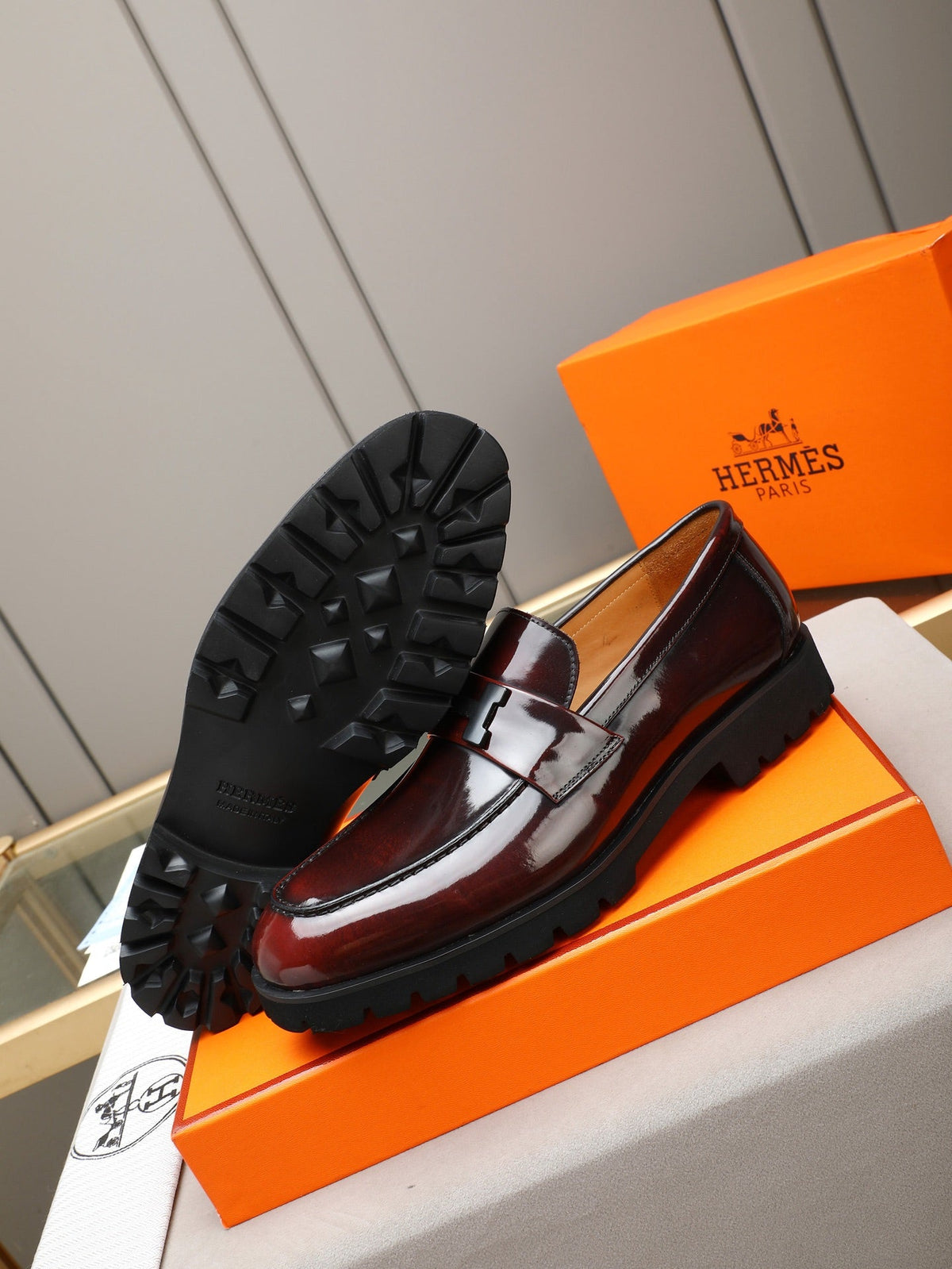 Hermes Group Series "Burgundy" Patent Leather H Logo Thick Sole Men Loafers