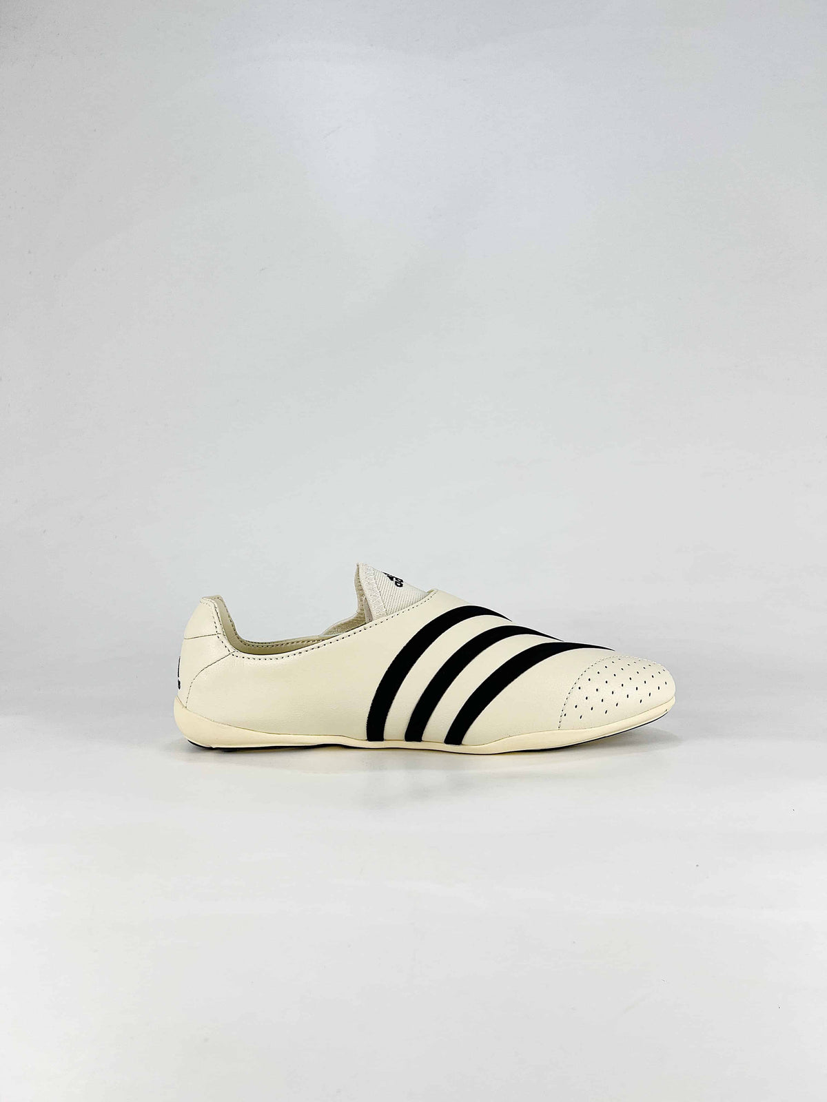 Pharrell Williams x Adidas Vario Flat Earther "Cream White Black"-Classic sneakers，Adidas Women's Shoe Sale / Men's Shoe Sale