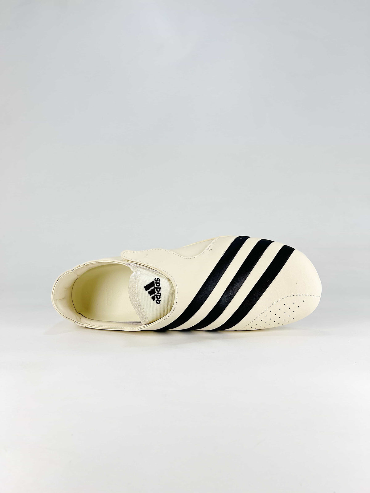 Pharrell Williams x Adidas Vario Flat Earther "Cream White Black"-Classic sneakers，Adidas Women's Shoe Sale / Men's Shoe Sale