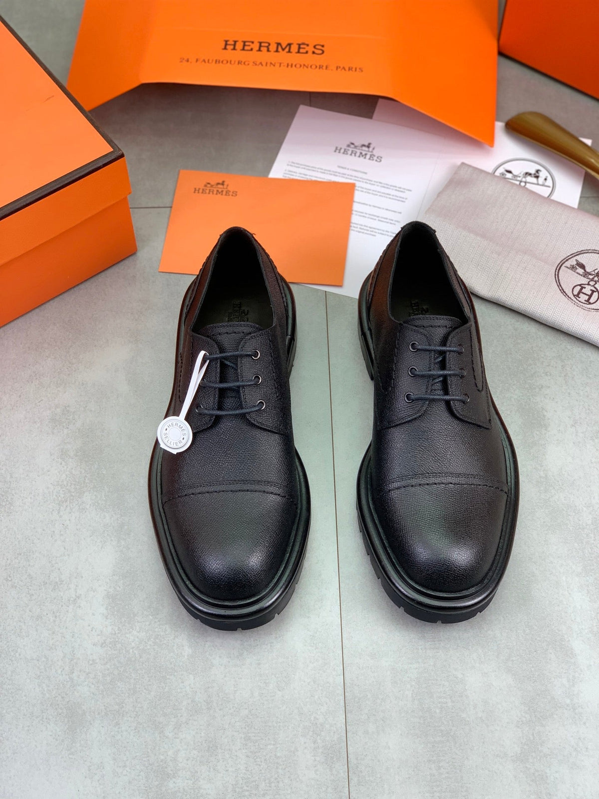 Hermès Men's Cap Toe Derby Shoes "Black" Grained Leather Thick Lug Sole Casual Dress Shoes