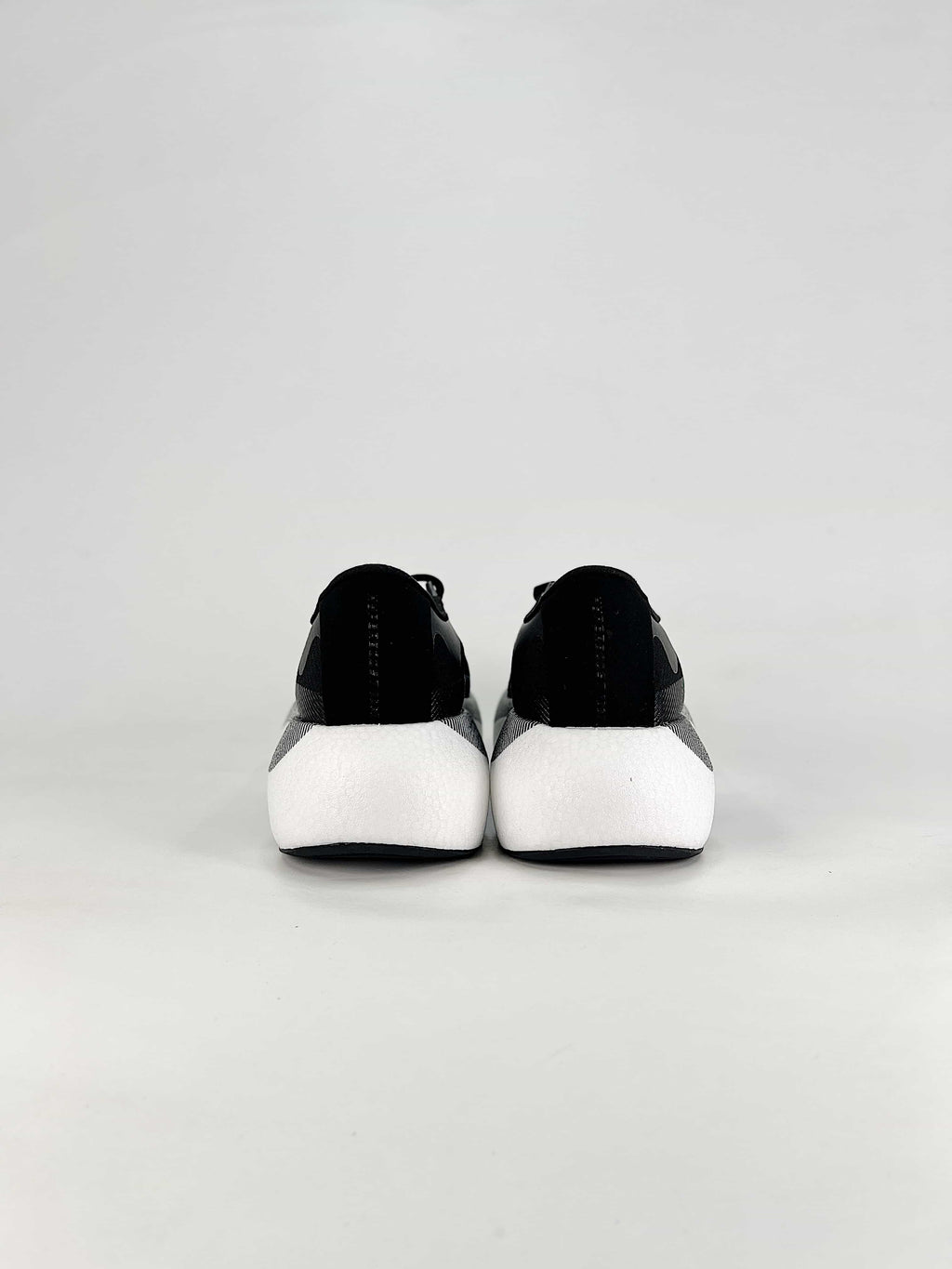 Adidas Hyperboost Edge "Black White"-Classic sneakers，Adidas Women's Shoe Sale / Men's Shoe Sale